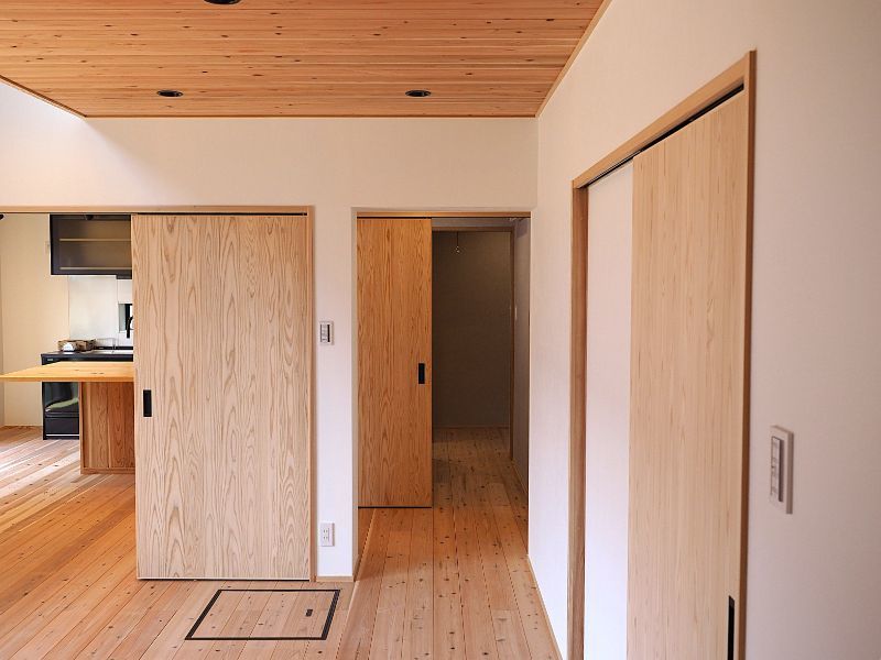 フラッシュ引き戸