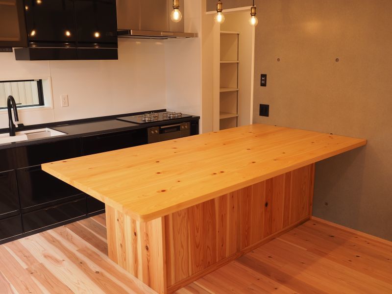 ダイニングテーブル